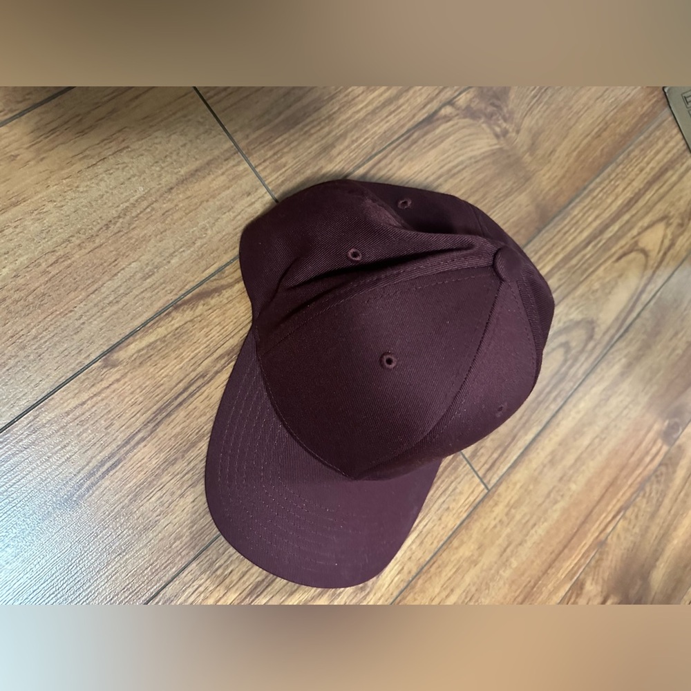 Flex fit Lids Hat Brand New never worn.SM/MD in size